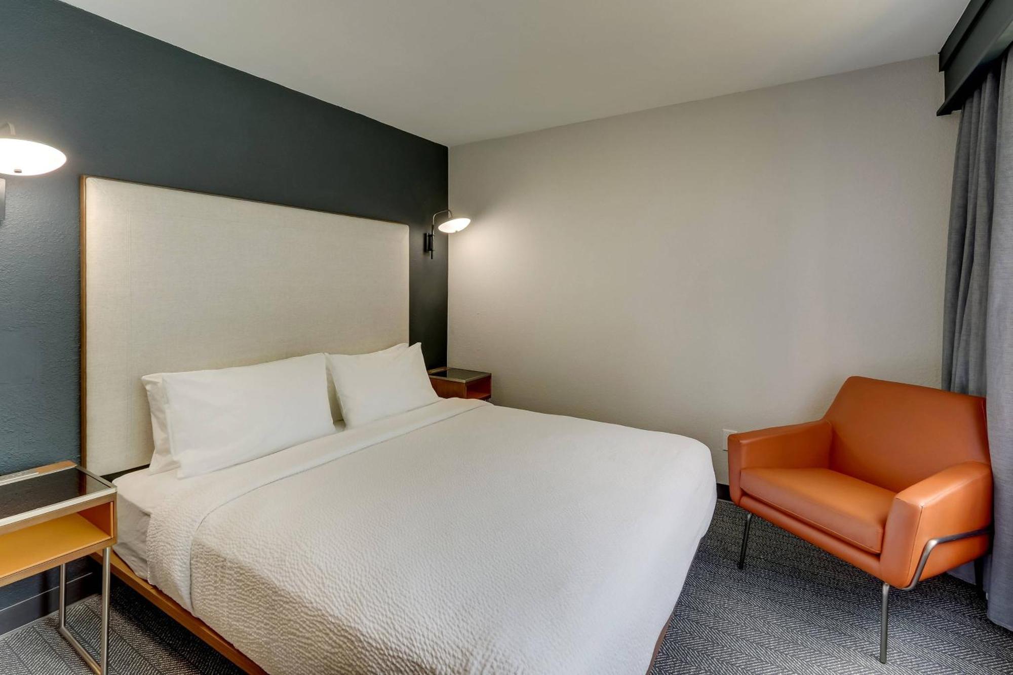 Courtyard South/hamburg Place 3* Lexington