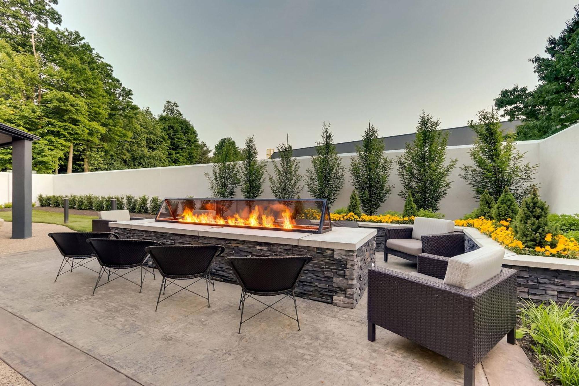 Courtyard South/hamburg Place Hotel Lexington
